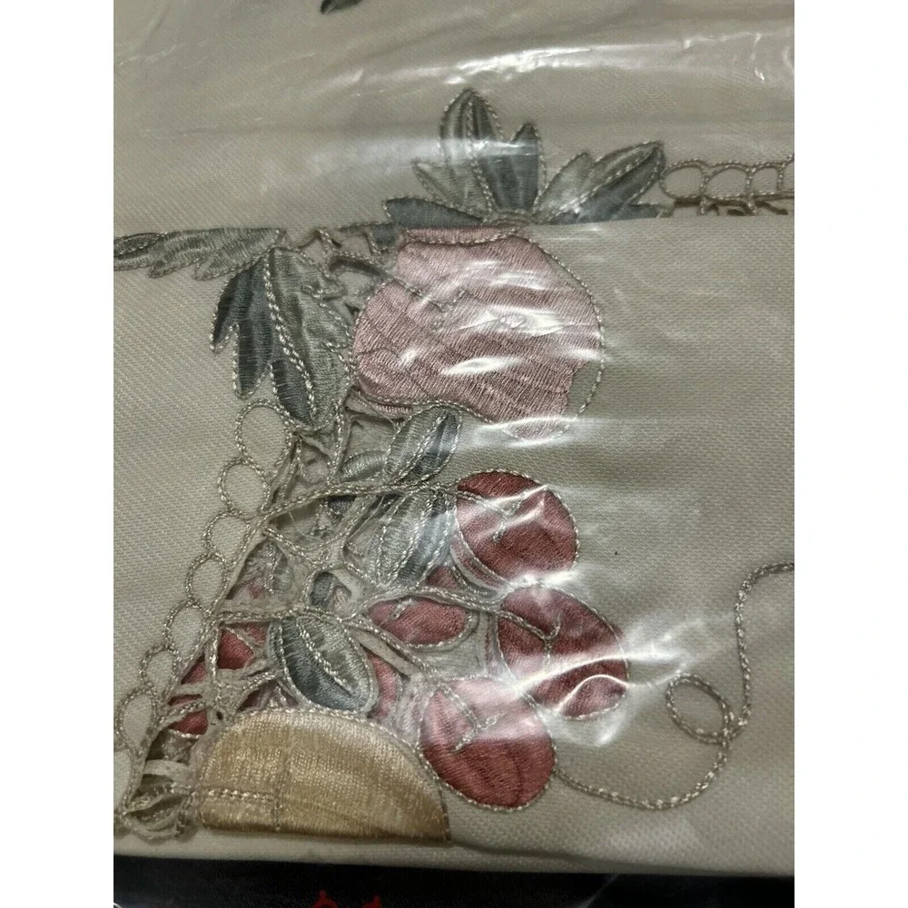 Mr Tablecloth 72 X 72 Brand New Red & Gold Flowers Vintage Timeless Luxury